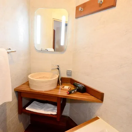 Confort 13 (adults Only) Hotel 3*